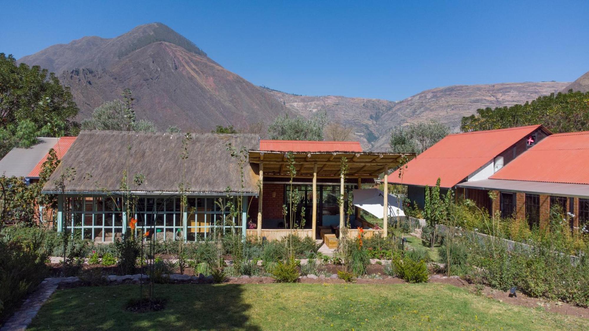 Arbol De La Vida Hotel Huaran Exterior photo